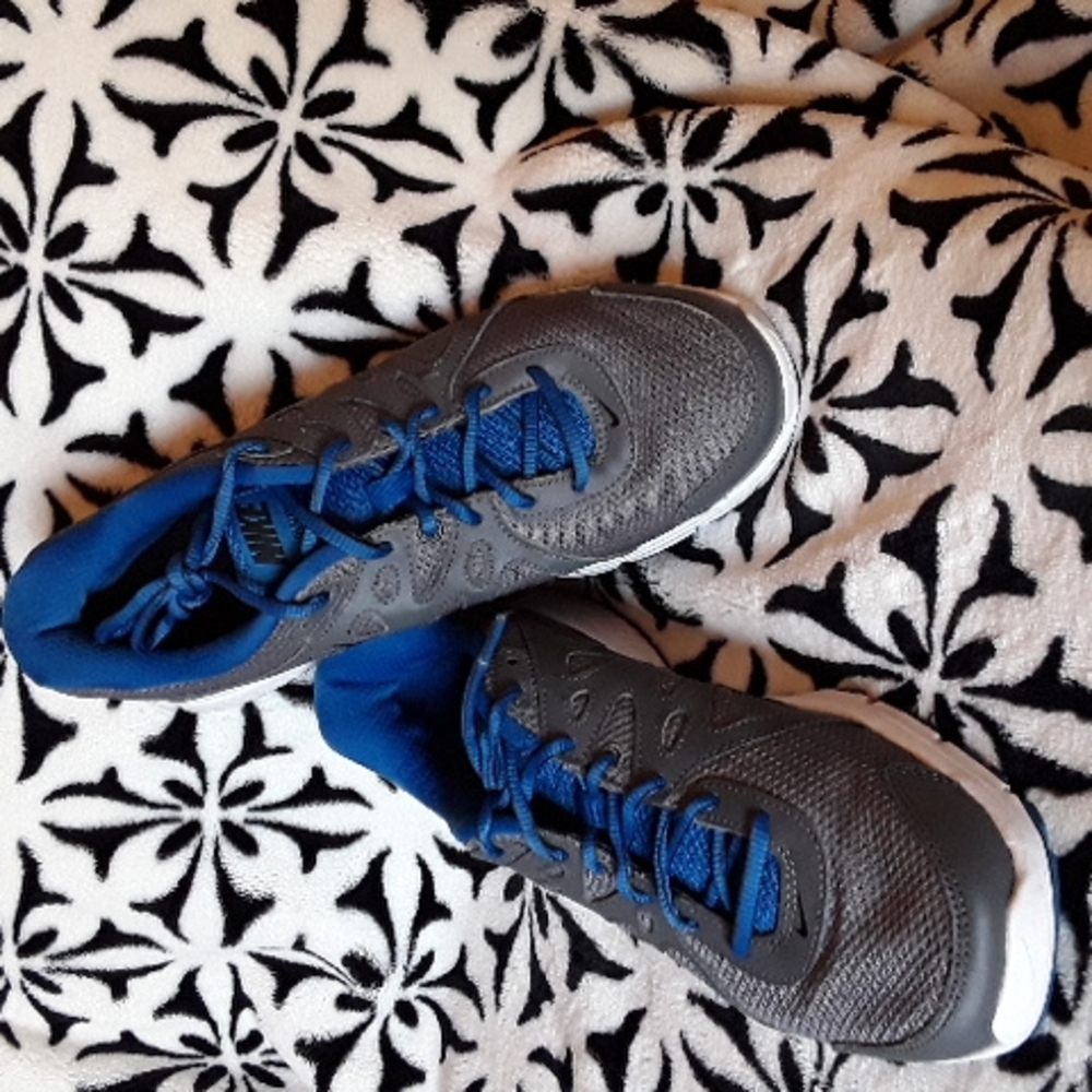 Nike Revolution 2